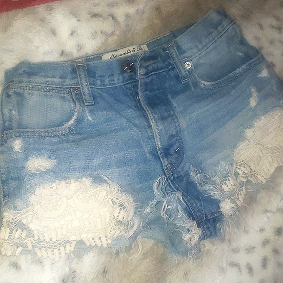 Abercrombie&Fitch Festival shorts, High rise, Size 00 - Picture 7 of 9